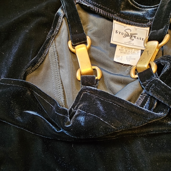 DARKEST EMERALD GREEN LINED DRESS!! FEELS LIKE CRUSHED VELVET 😍 - Picture 3 of 12